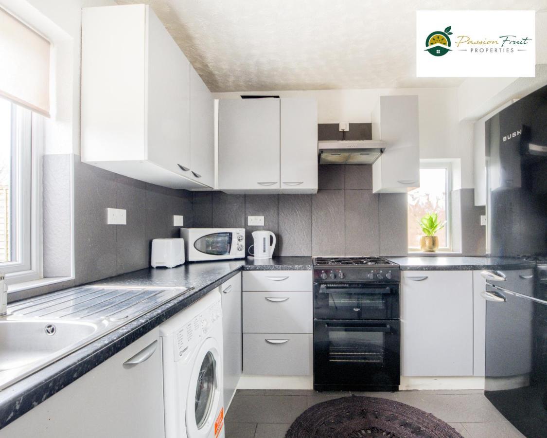 3 Bedroom House With 5 Beds House By Passionfruit Properties Near Coventry City Centre - Bcc Dış mekan fotoğraf